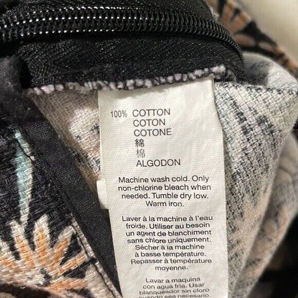 Gap Shorts Chino Textured Side Zip Tropical Floral Print Size 4 5 FOR $25 💵 💲 - Picture 5 of 7